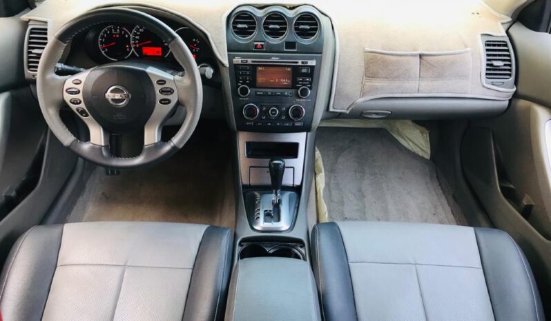 
								Nissan Altima 2012 Model / GCC Specifications / Excellent Condition full									